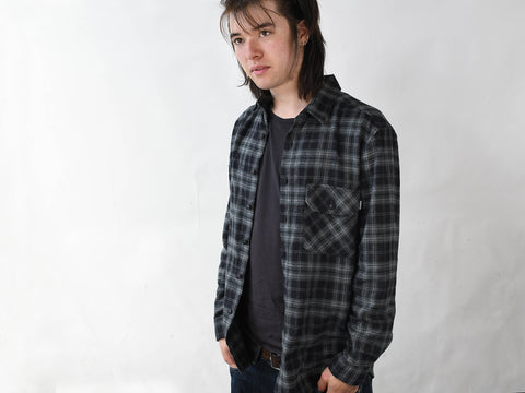 MONUMENT FLANNY. GREY BLACK