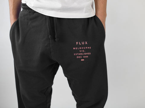 SUPPLEMENT TRACK PANT. OLD BLACK