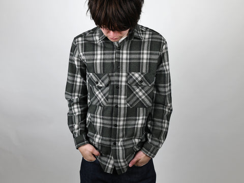PINEWOOD FLANNY. GREY GREEN