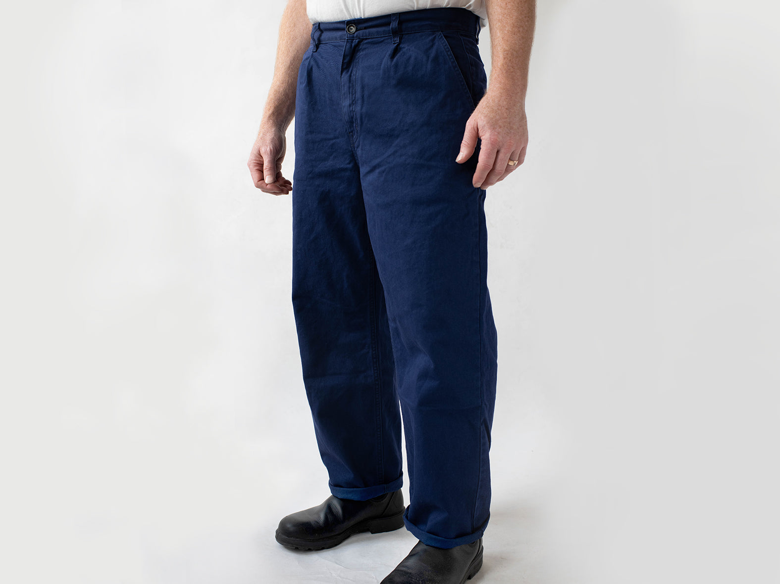 COURTLAND. LOOSE PANT. NAVY