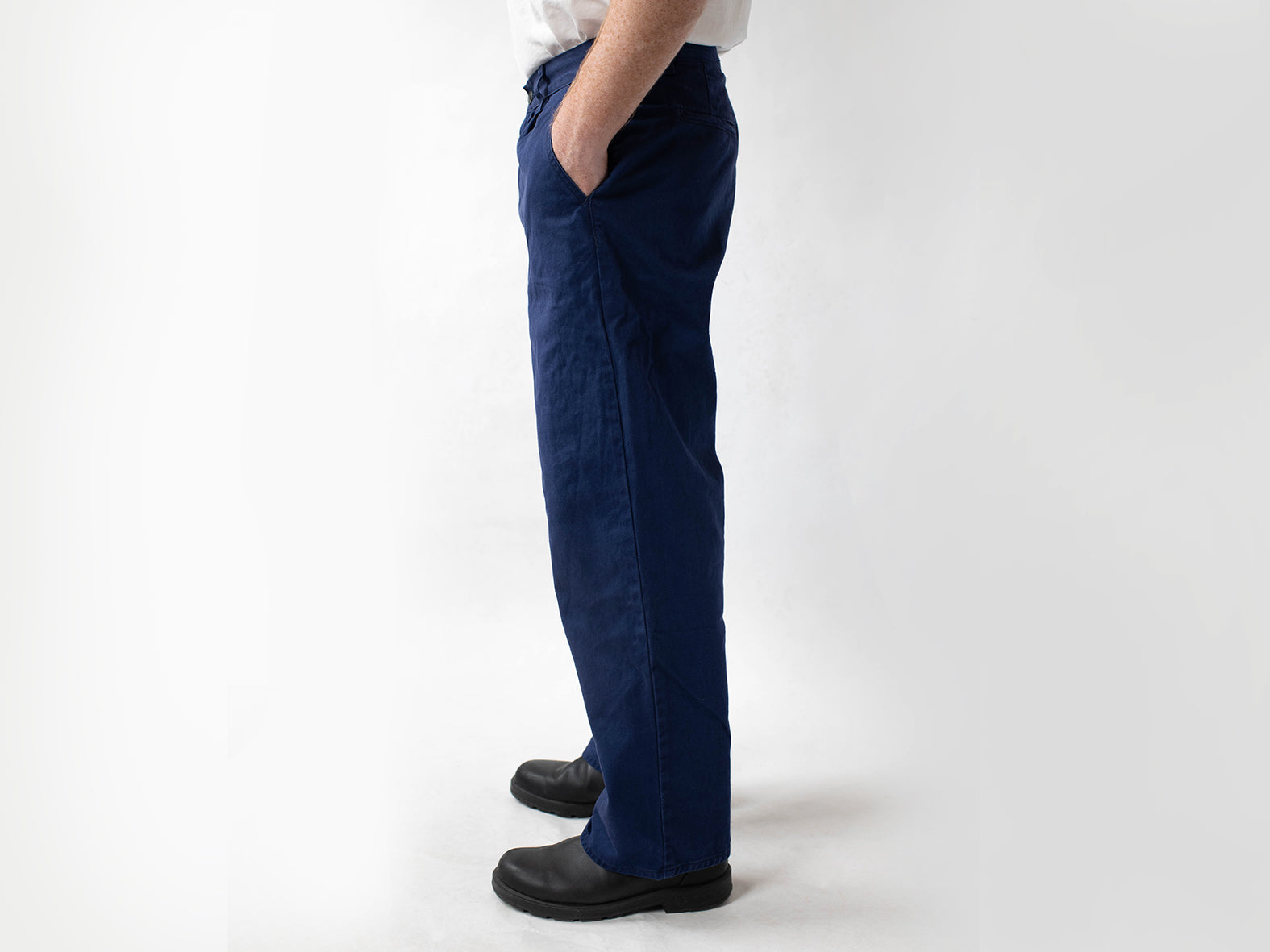 COURTLAND. LOOSE PANT. NAVY